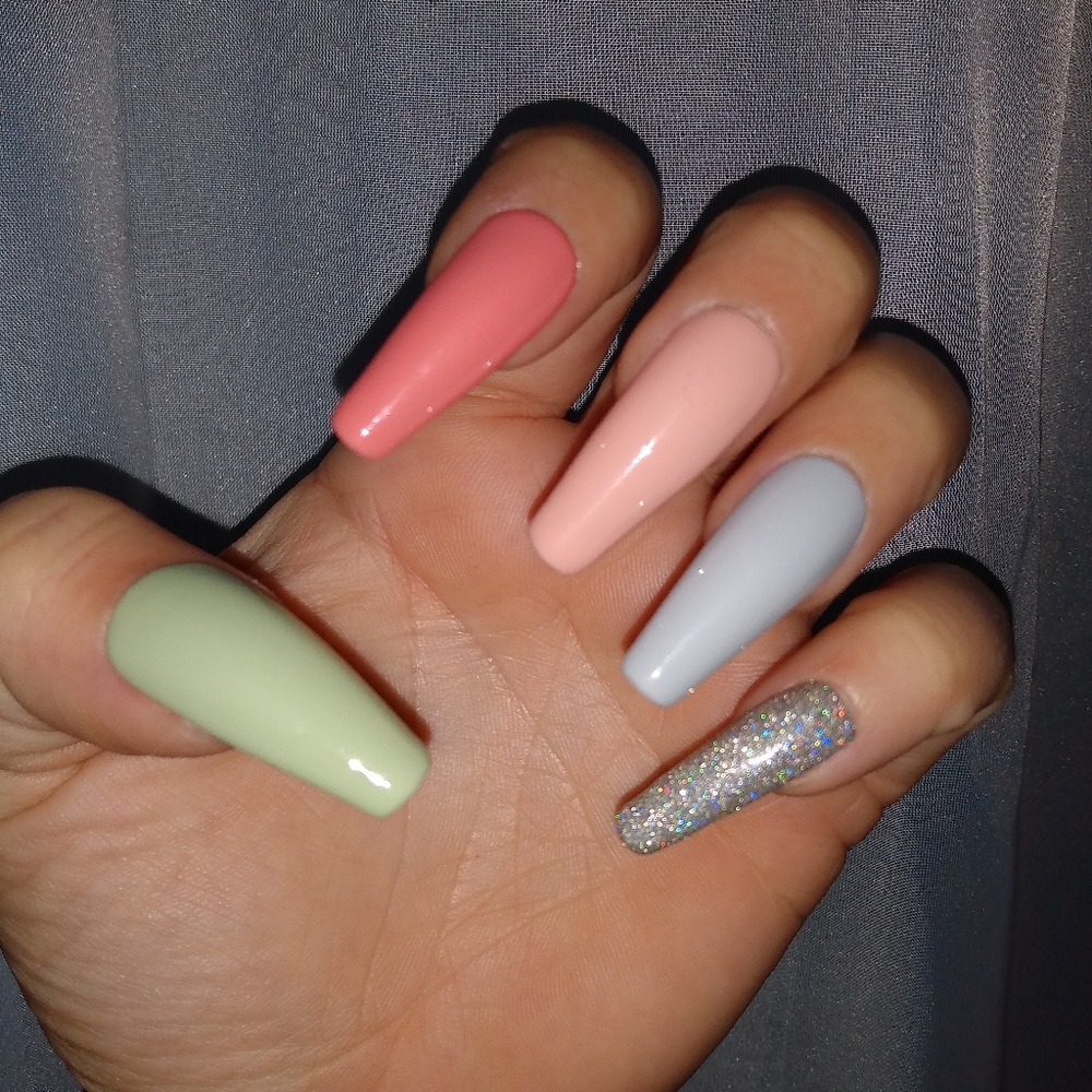Press on nails